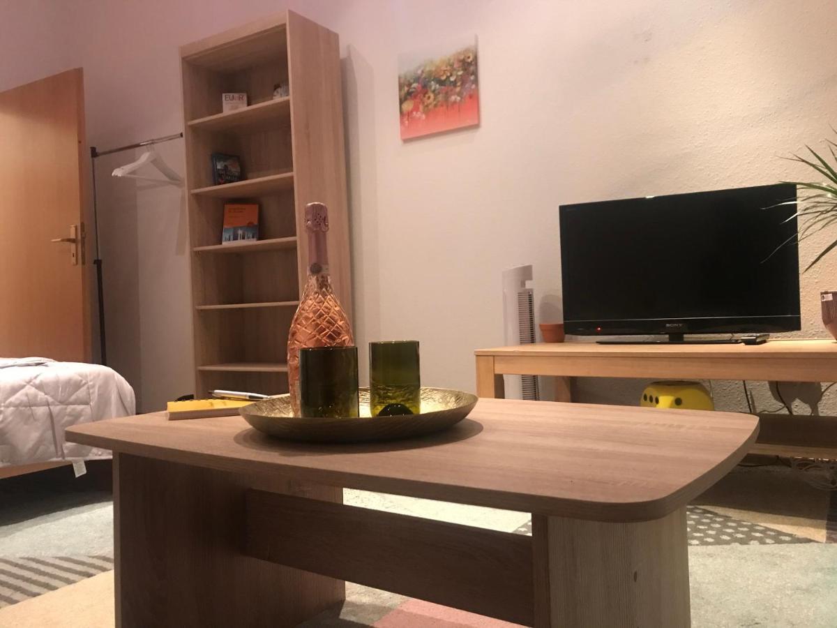Piano Apartment In Halle Center - Netflix - Free Wifi 1 Exterior foto